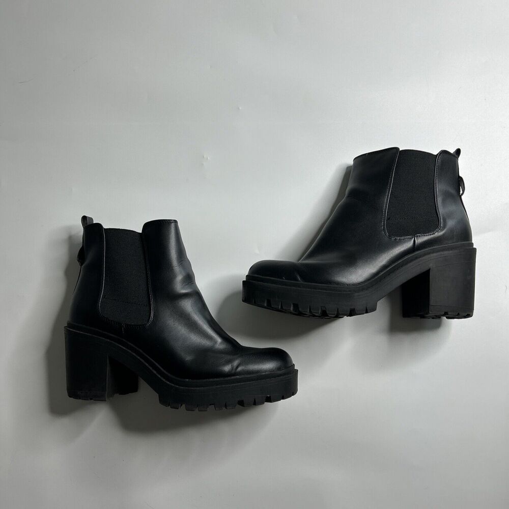 Torrid Boots Women's 10WW Black Chunky Heel Ankle Booties Pull On Vegan Leather